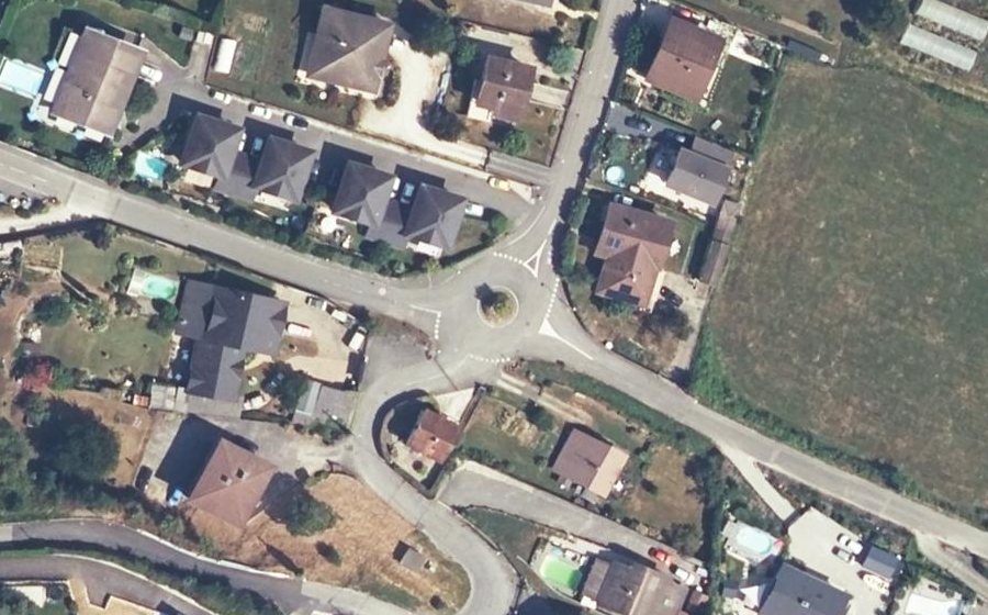 Vue aérienne du Rond-point anonyme n°23216684