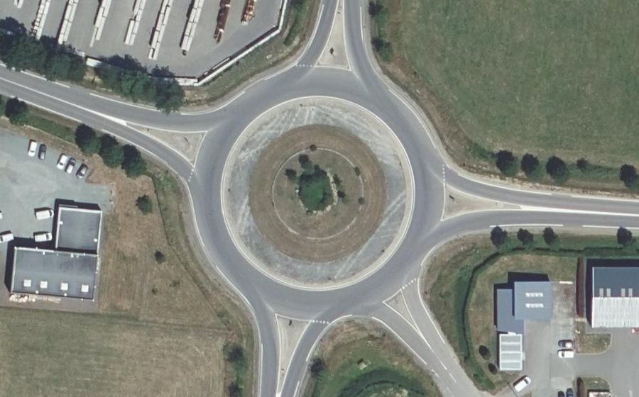Vue aérienne du Rond-point anonyme n°23219083