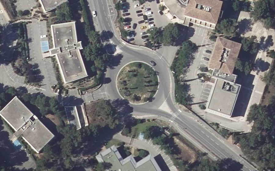 Vue aérienne du Rond-point anonyme n°23236399