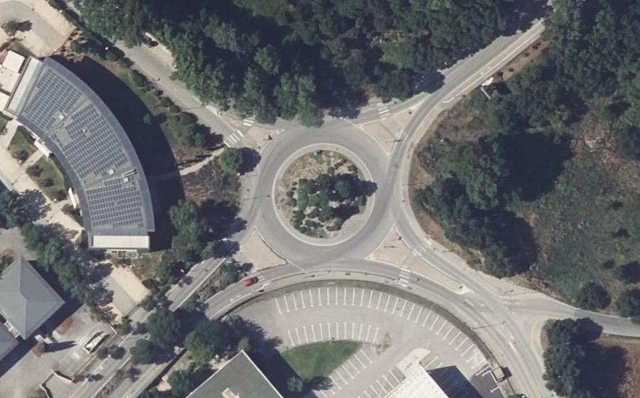 Vue aérienne du Rond-point anonyme n°23236589