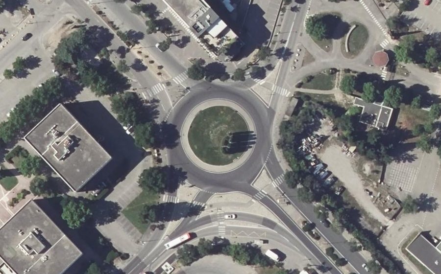 Vue aérienne du Rond-point anonyme n°23237019
