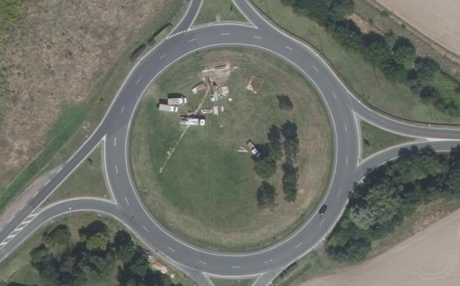Vue aérienne du Rond-point anonyme n°23239212