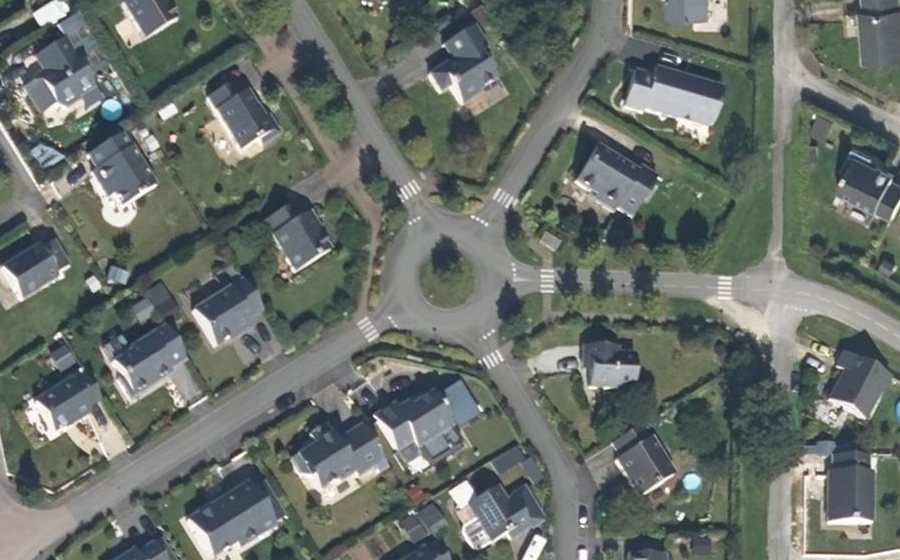 Vue aérienne du Rond-point anonyme n°232444122