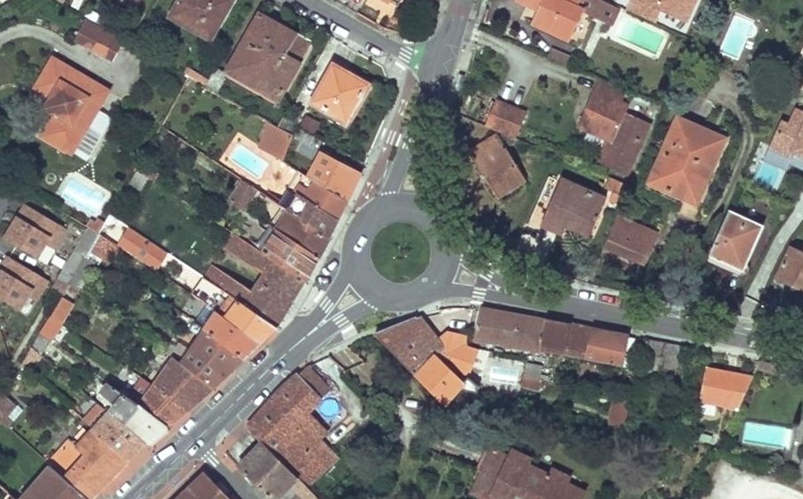 Vue aérienne du Rond-point anonyme n°23245031