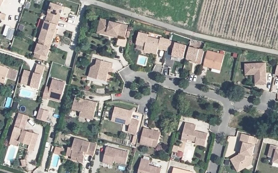 Vue aérienne du Rond-point anonyme n°232541985