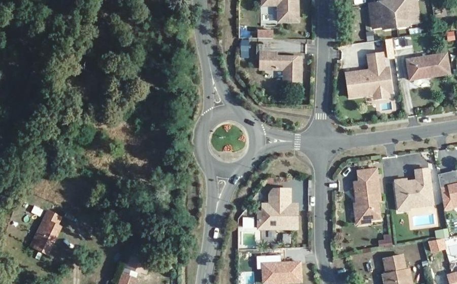 Vue aérienne du Rond-point anonyme n°232550003