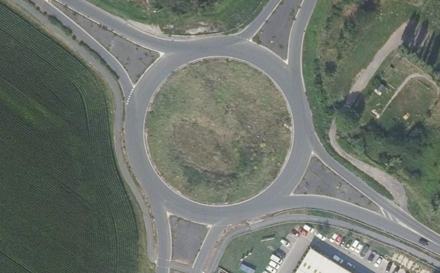 Vue aérienne du Rond-point anonyme n°23256898