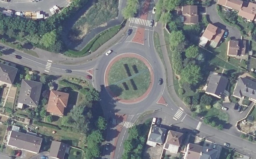 Vue aérienne du Rond-point anonyme n°23257335