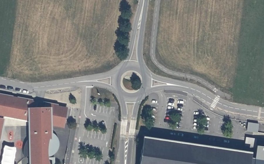 Vue aérienne du Rond-point anonyme n°23262903