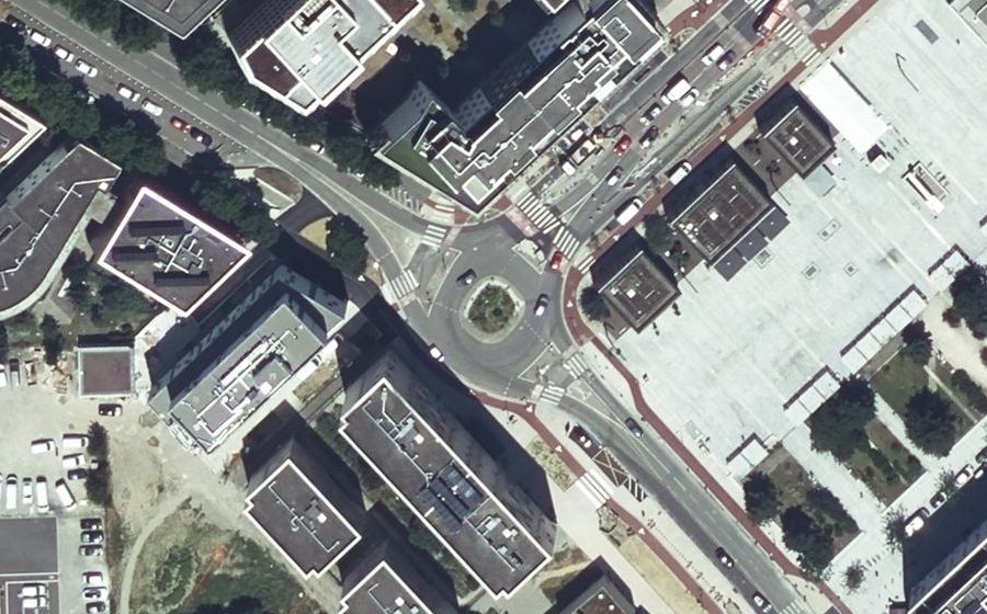 Vue aérienne du Rond-point anonyme n°23270993