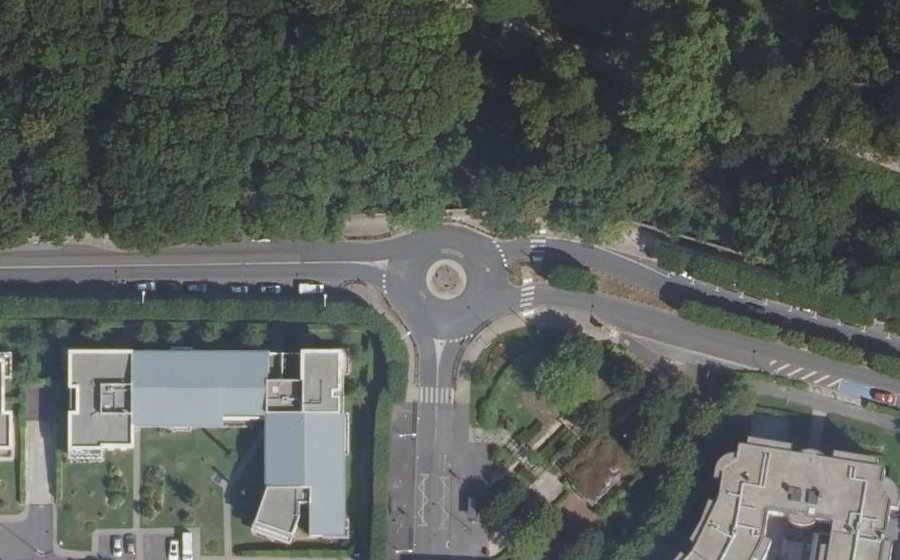 Vue aérienne du Rond-point anonyme n°23289133