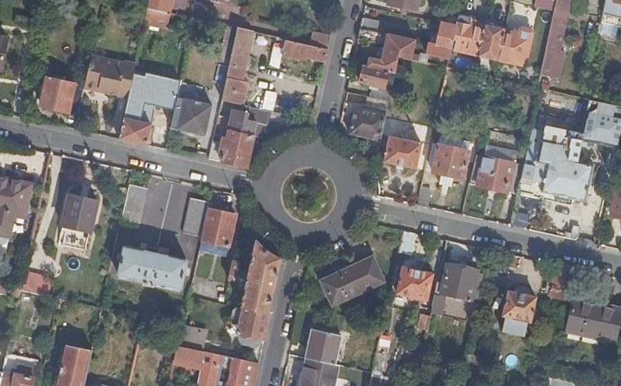 Vue aérienne du Rond-point anonyme n°23292443