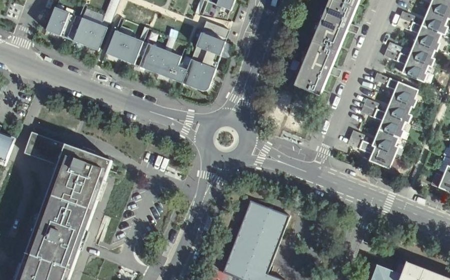 Vue aérienne du Rond-point anonyme n°23307818