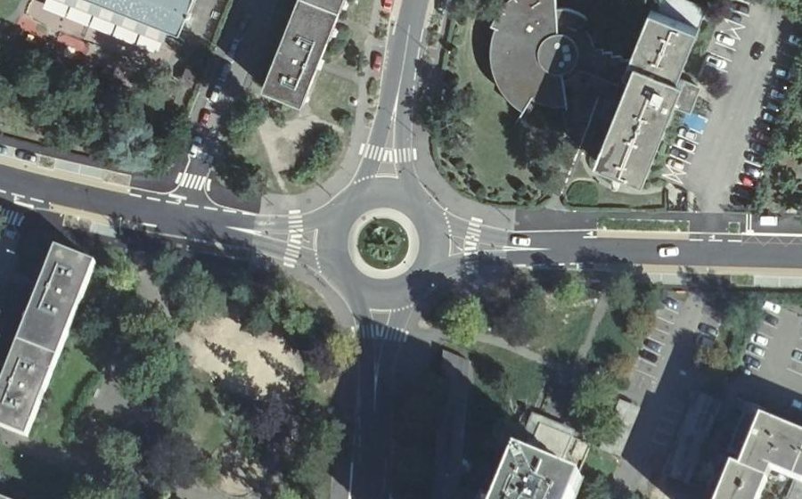 Vue aérienne du Rond-point anonyme n°23307820