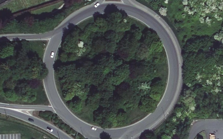 Vue aérienne du Rond-point anonyme n°23313441