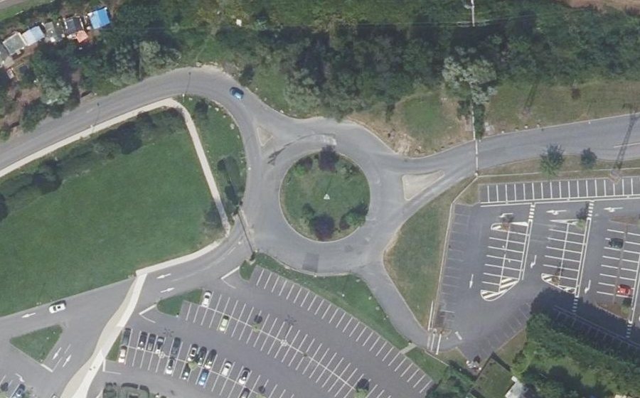 Vue aérienne du Rond-point anonyme n°23318635