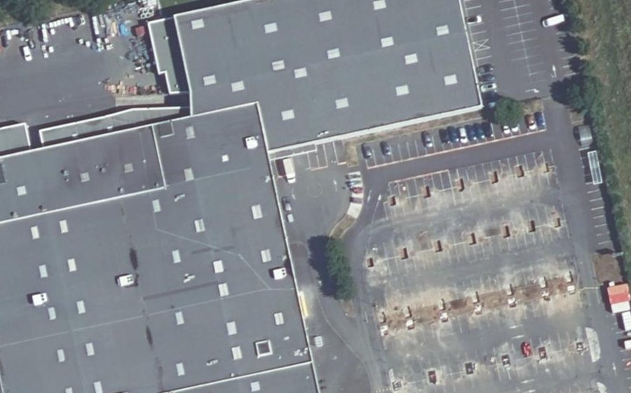 Vue aérienne du Rond-point anonyme n°233227729