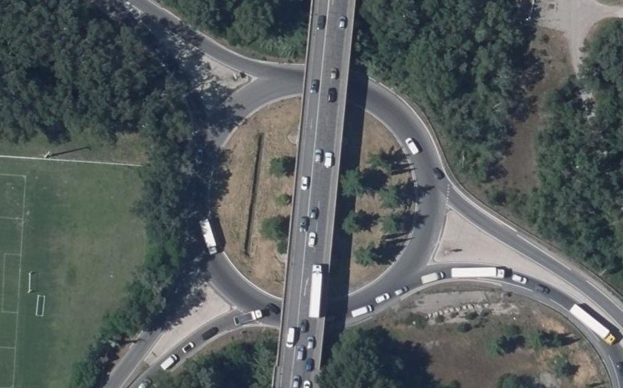 Vue aérienne du Rond-point anonyme n°23335162