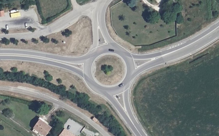 Vue aérienne du Rond-point anonyme n°23350079