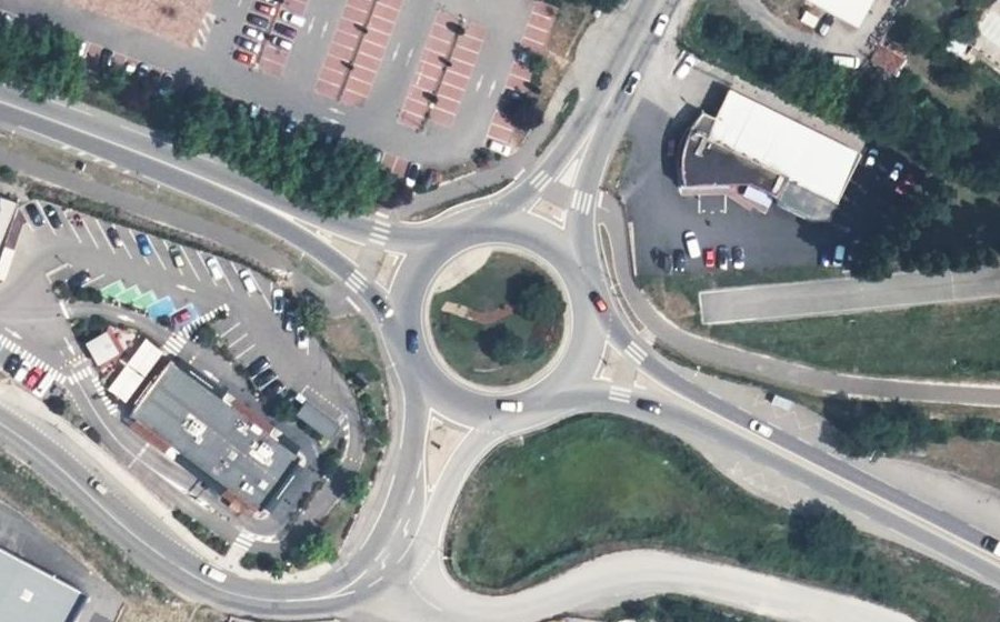 Vue aérienne du Rond-point anonyme n°23350092