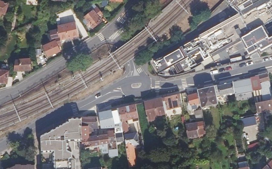 Vue aérienne du Rond-point anonyme n°233525212