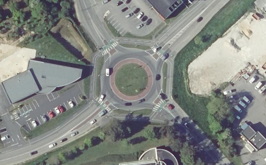 Vue aérienne du Rond-point anonyme n°23368464