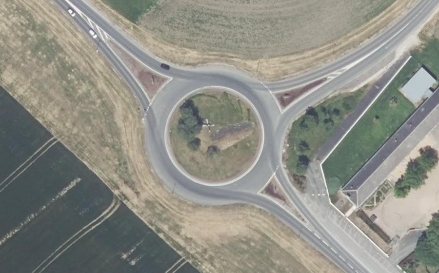 Vue aérienne du Rond-point anonyme n°23369299