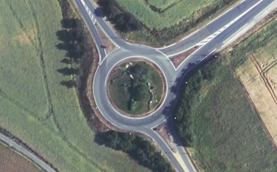 Vue aérienne du Rond-point anonyme n°23369583