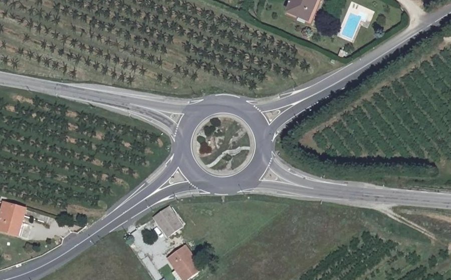 Vue aérienne du Rond-point anonyme n°23378090
