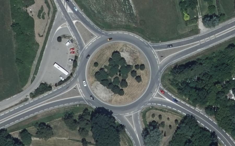 Vue aérienne du Rond-point anonyme n°23387667