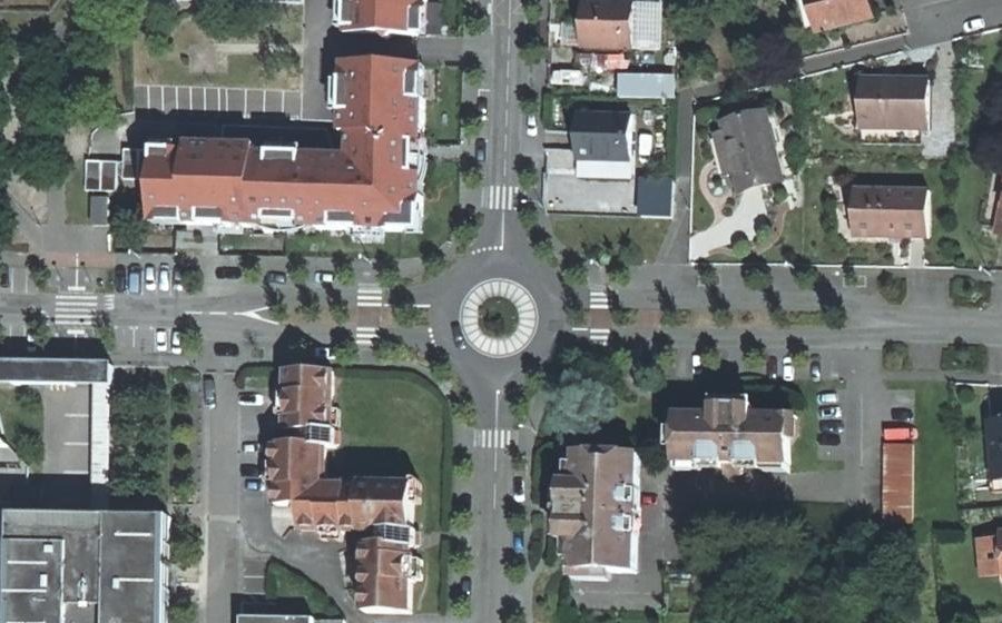 Vue aérienne du Rond-point anonyme n°23396109