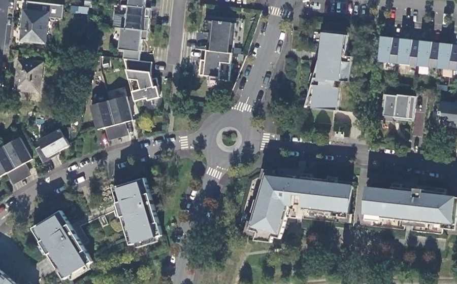 Vue aérienne du Rond-point anonyme n°23397537