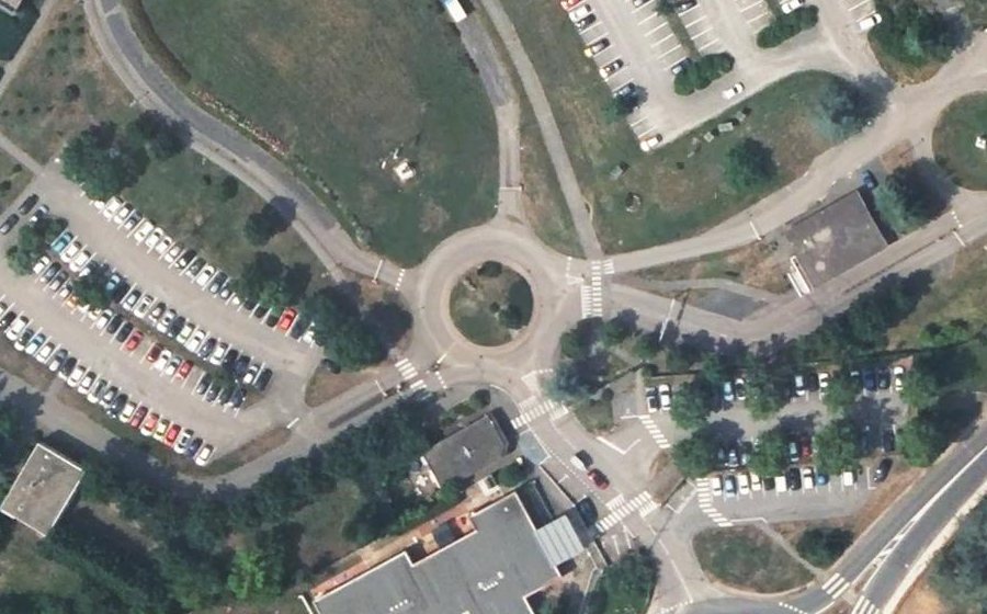 Vue aérienne du Rond-point anonyme n°234008000