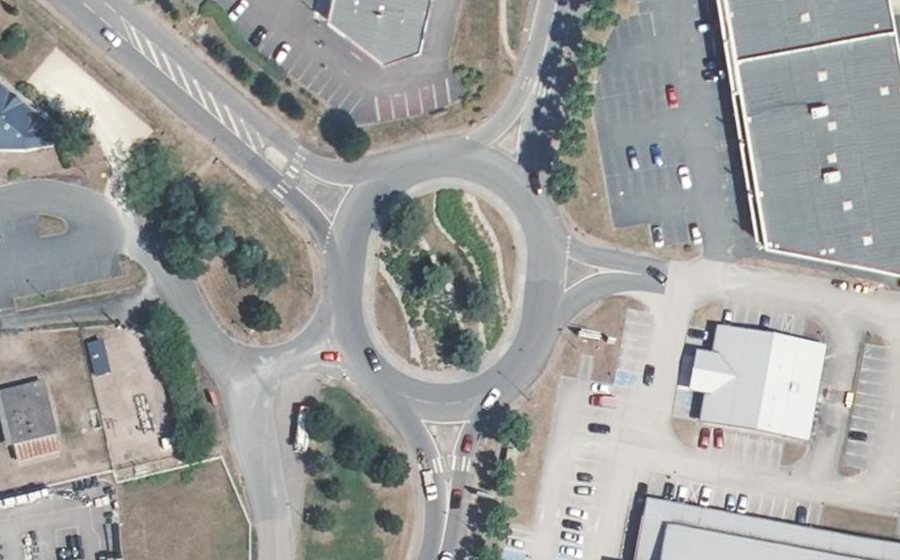 Vue aérienne du Rond-point anonyme n°234012247