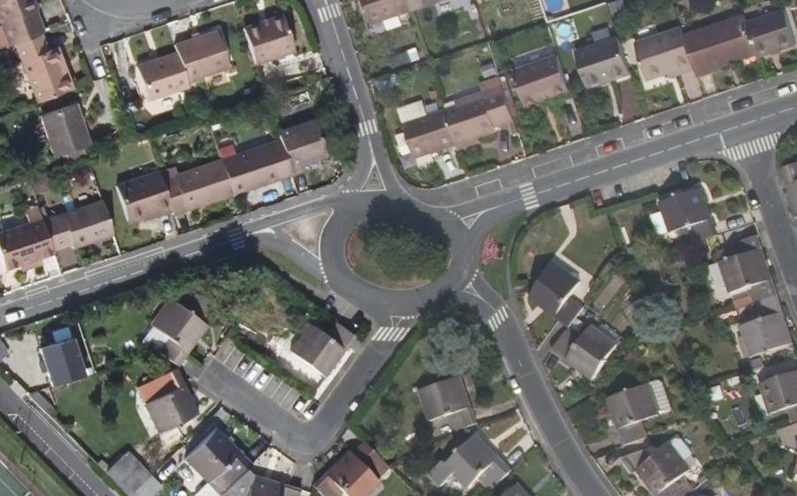 Vue aérienne du Rond-point anonyme n°23415633