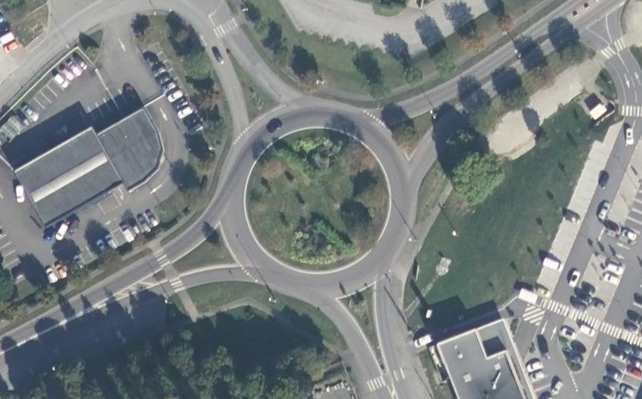 Vue aérienne du Rond-point anonyme n°23417497