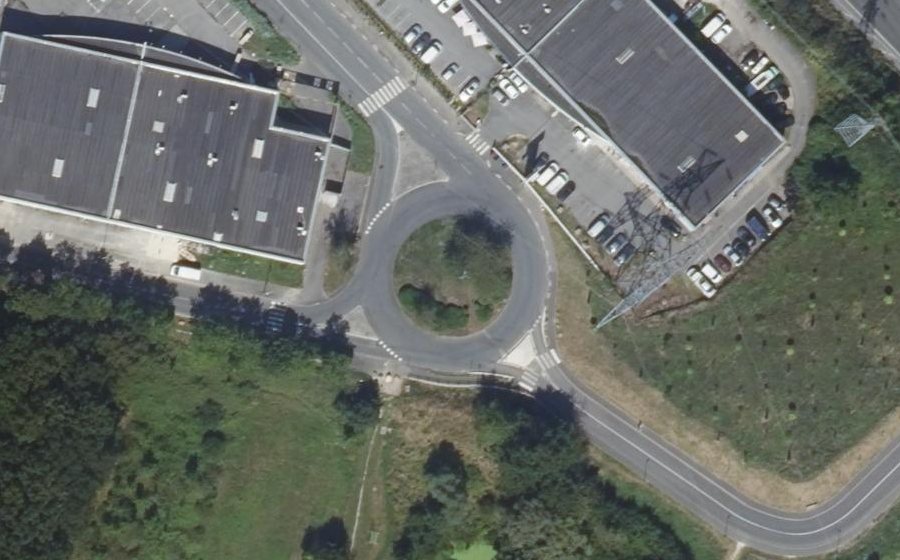 Vue aérienne du Rond-point anonyme n°23424261