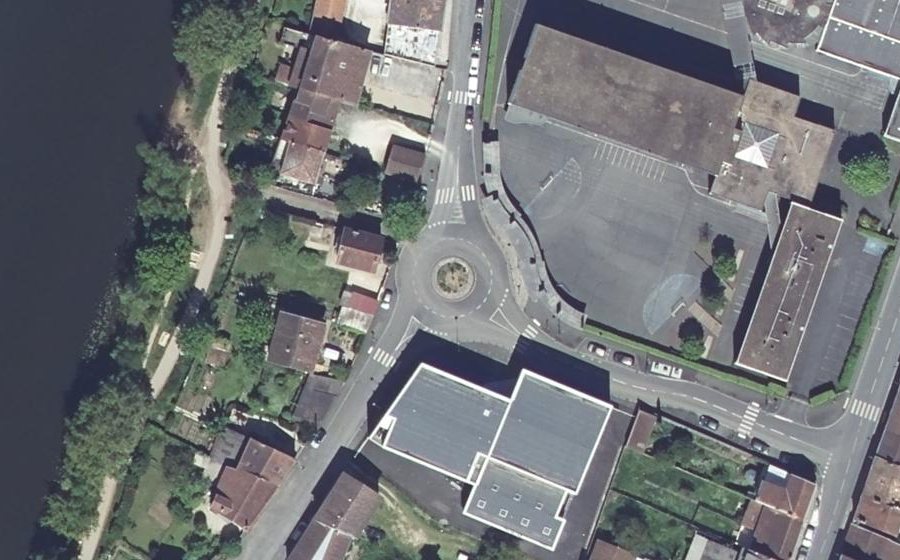 Vue aérienne du Rond-point anonyme n°234310243