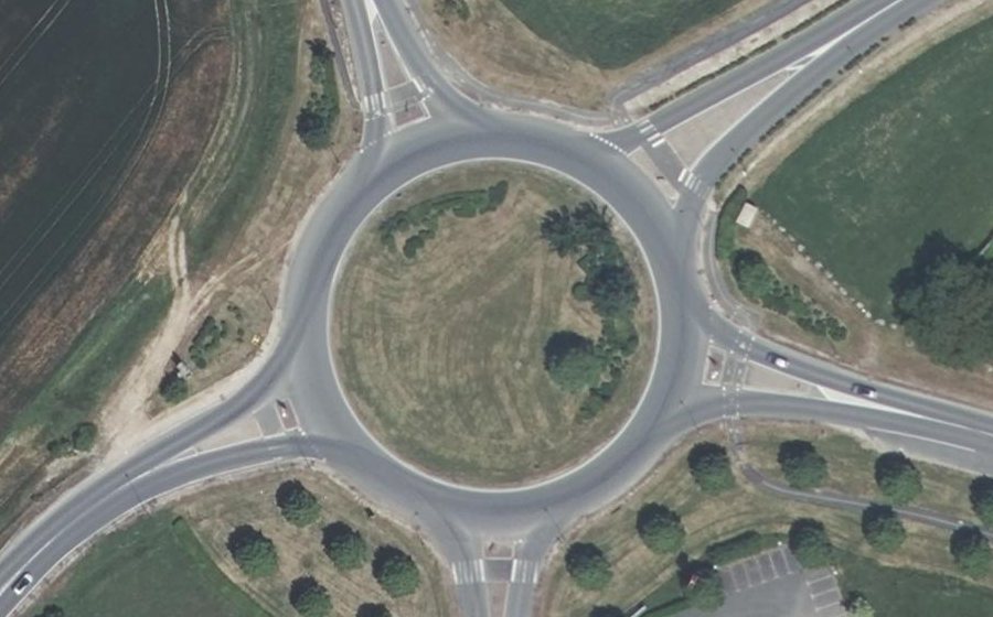 Vue aérienne du Rond-point anonyme n°23434941