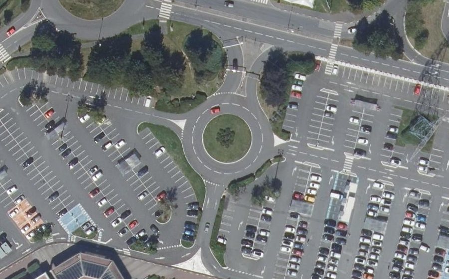 Vue aérienne du Rond-point anonyme n°23445819