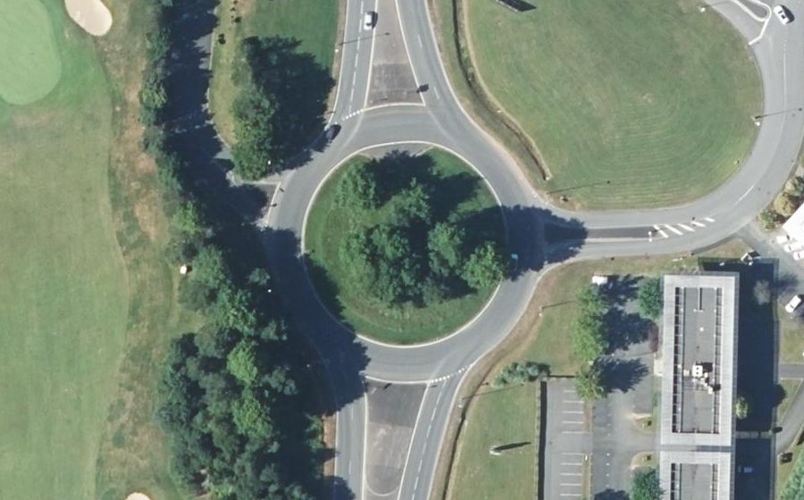 Vue aérienne du Rond-point anonyme n°23447665
