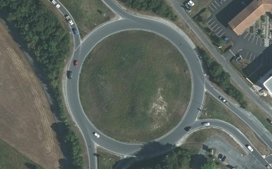 Vue aérienne du Rond-point anonyme n°23448966
