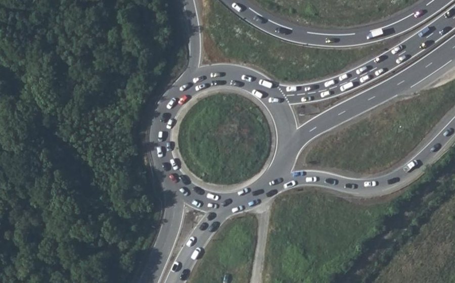Vue aérienne du Rond-point anonyme n°23453048