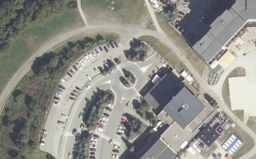 Vue aérienne du Rond-point anonyme n°23454747