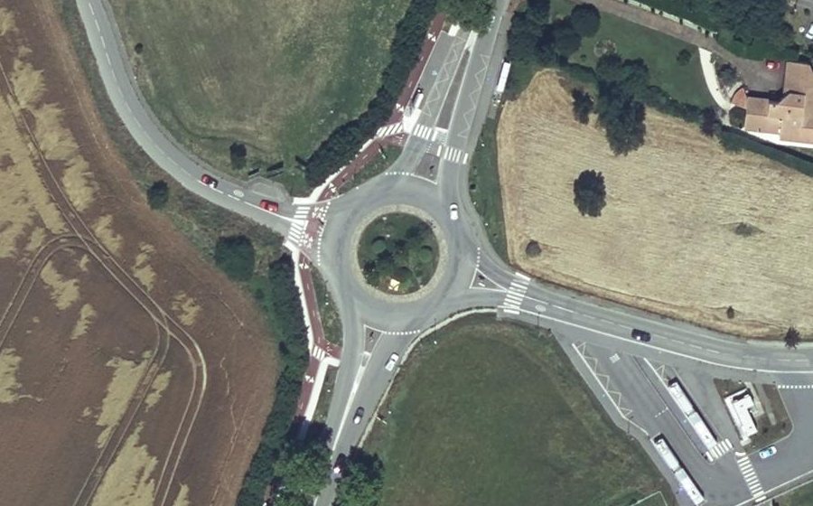 Vue aérienne du Rond-point anonyme n°23458023