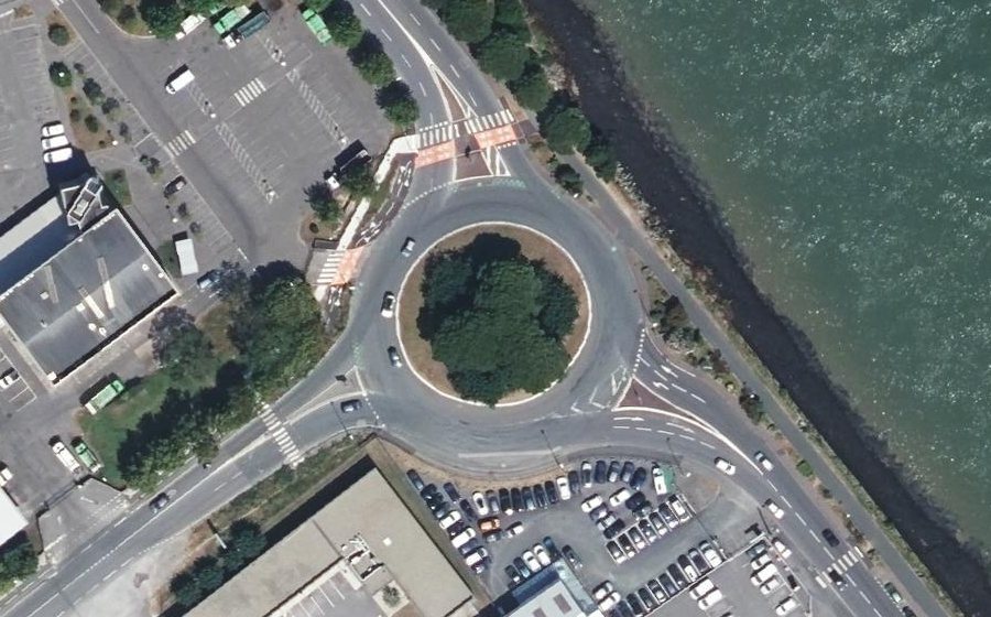Vue aérienne du Rond-point anonyme n°23458512