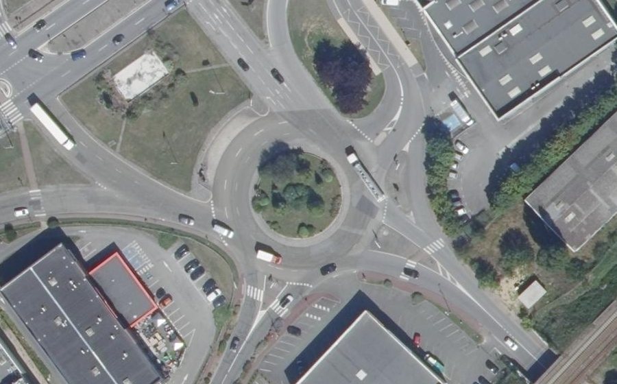 Vue aérienne du Rond-point anonyme n°23461701