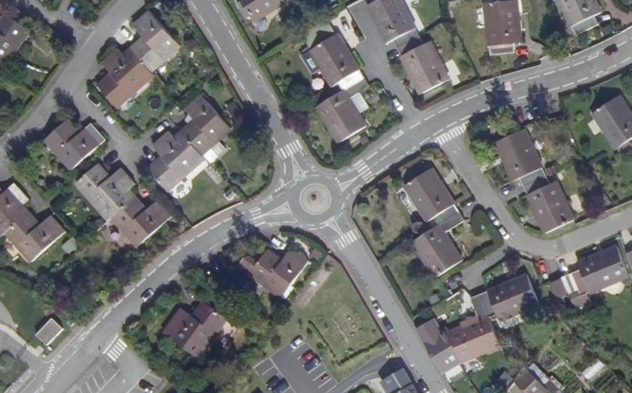 Vue aérienne du Rond-point anonyme n°23462192