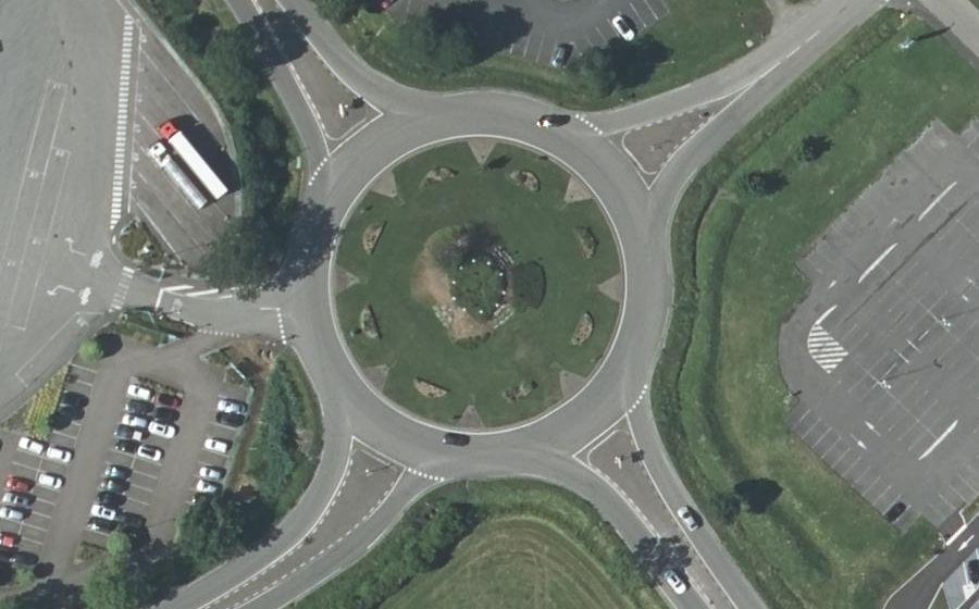 Vue aérienne du Rond-point anonyme n°23464842