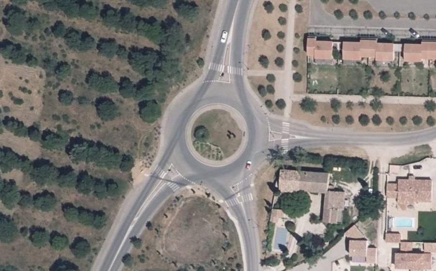 Vue aérienne du Rond-point anonyme n°23468759